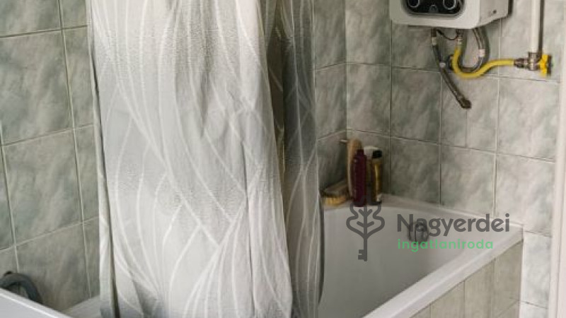 Debrecen, Dobozi lakótelep, Lakás, tégla lakás  