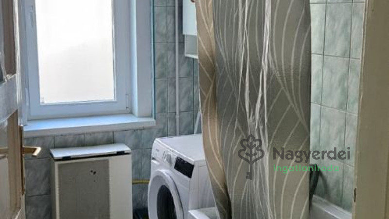 Debrecen, Dobozi lakótelep, Lakás, tégla lakás  
