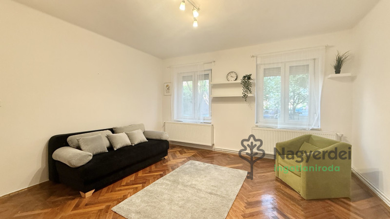 Debrecen, Nagyerdőalja, Lakás, tégla lakás  