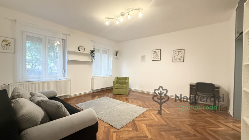 Debrecen, Nagyerdőalja, Lakás, tégla lakás  