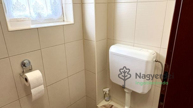 Debrecen, Nagyerdőalja, Lakás, tégla lakás  
