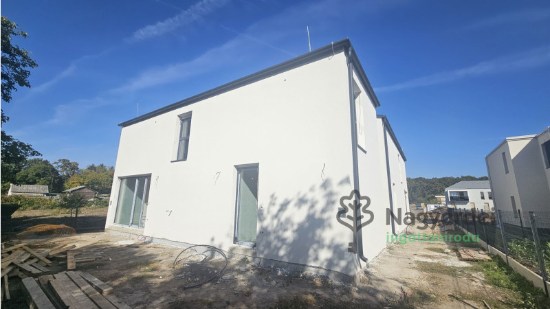 Debrecen, Nyulas, Lakás, csúsztatott zsalus  