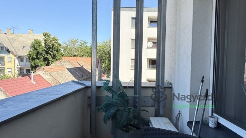 Debrecen, Belváros, Lakás, tégla lakás  