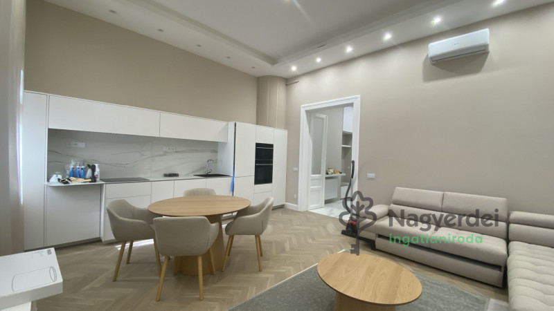 Debrecen, Belváros, Lakás, tégla lakás  