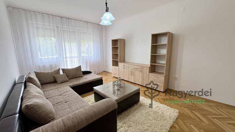 Debrecen, Péterfia, Lakás, tégla lakás  