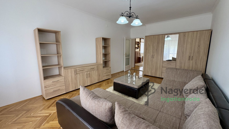 Debrecen, Péterfia, Lakás, tégla lakás  