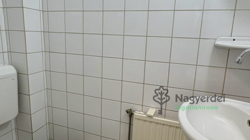 Debrecen, Péterfia, Lakás, tégla lakás  