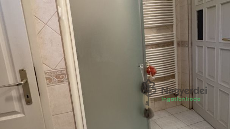 Debrecen, Falóger, Ház, családi ház  