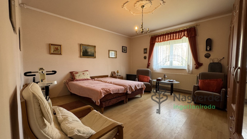 Debrecen, Falóger, Ház, családi ház  