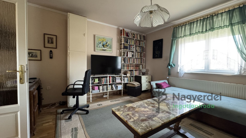 Debrecen, Falóger, Ház, családi ház  