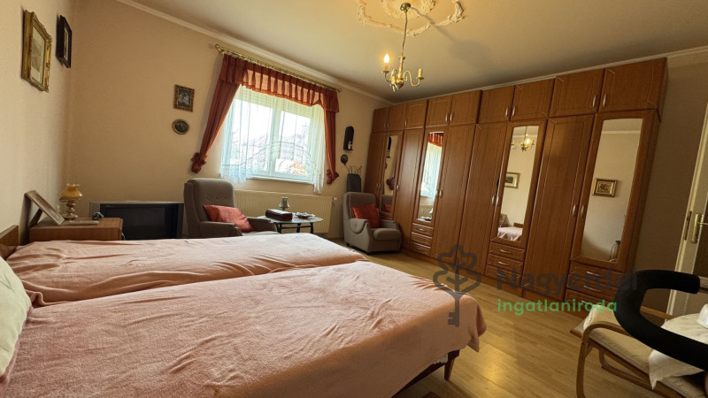 Debrecen, Falóger, Ház, családi ház  