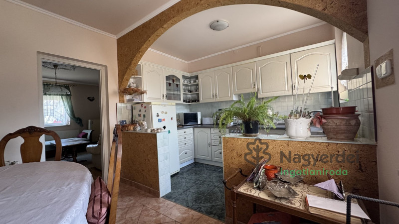 Debrecen, Falóger, Ház, családi ház  