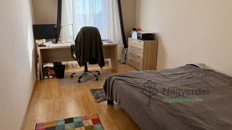 Debrecen, Nagyerdőalja, Lakás, tégla lakás  