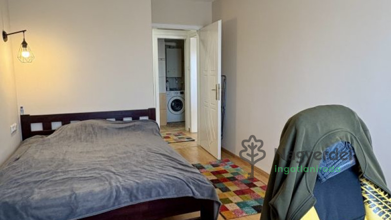 Debrecen, Nagyerdőalja, Lakás, tégla lakás  