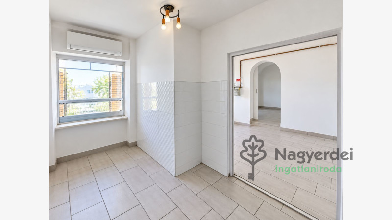 Debrecen, Homokkert, Kereskedelmi ingatlan, vendéglő  