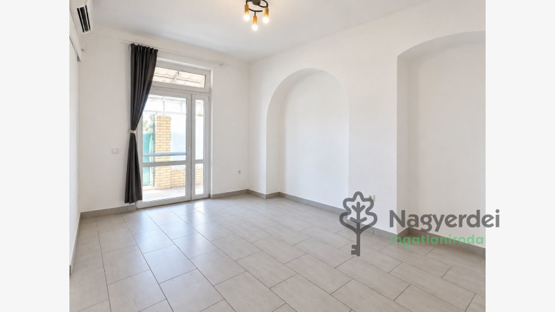 Debrecen, Homokkert, Kereskedelmi ingatlan, vendéglő  