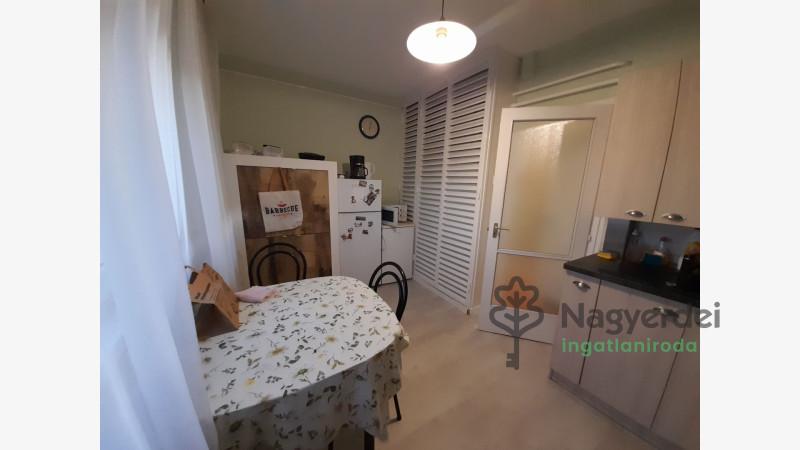 Debrecen, Nagyerdő, Lakás, tégla lakás  