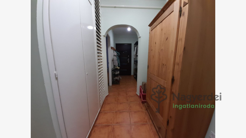 Debrecen, Nagyerdő, Lakás, tégla lakás  