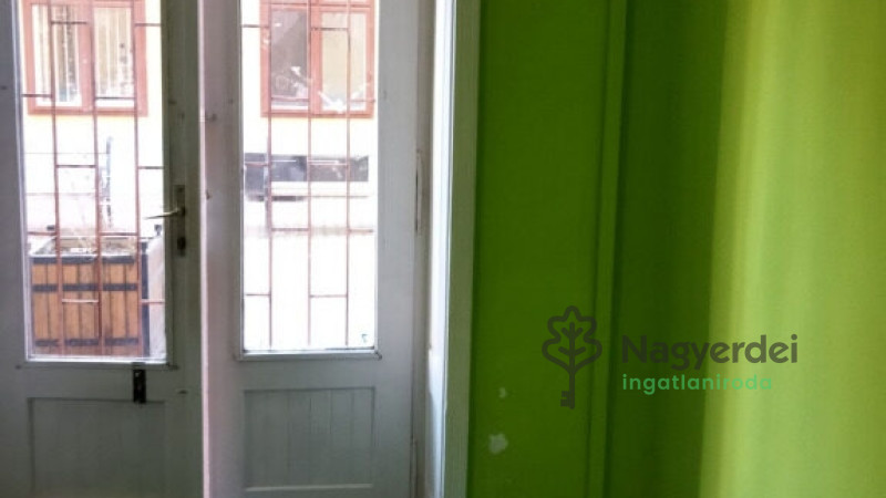 Debrecen, Belváros, Üzlethelyiség, nem üzletközpontban  