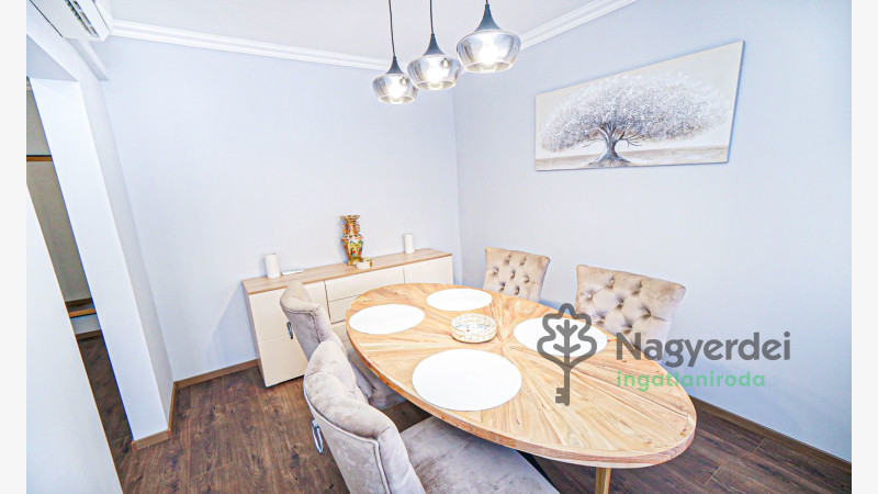 Debrecen, Sestakert, Lakás, csúsztatott zsalus  