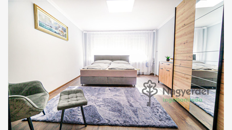 Debrecen, Sestakert, Lakás, csúsztatott zsalus  