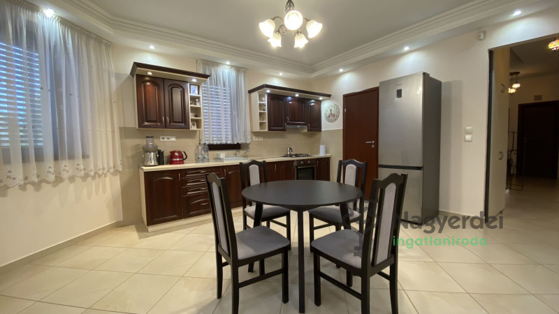 Debrecen, Lencztelep, Ház, családi ház  