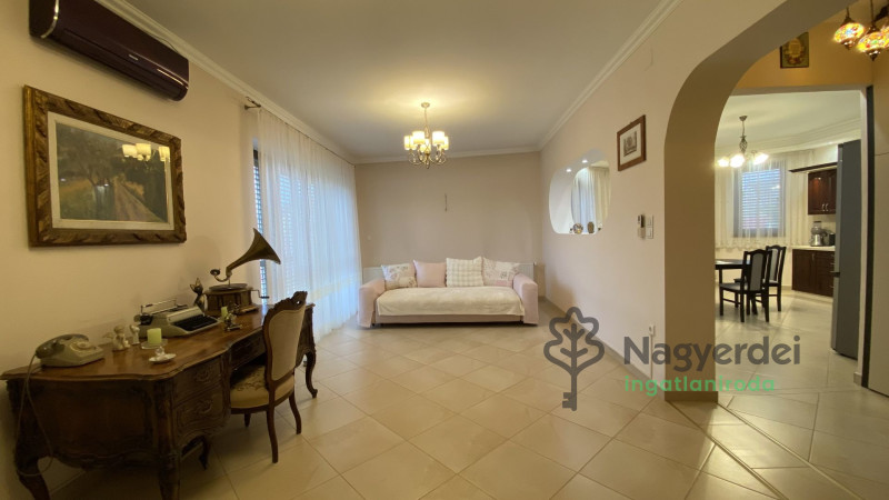 Debrecen, Lencztelep, Ház, családi ház  