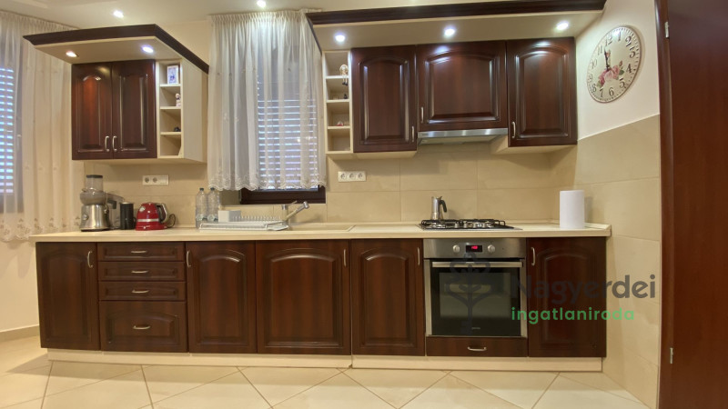 Debrecen, Lencztelep, Ház, családi ház  