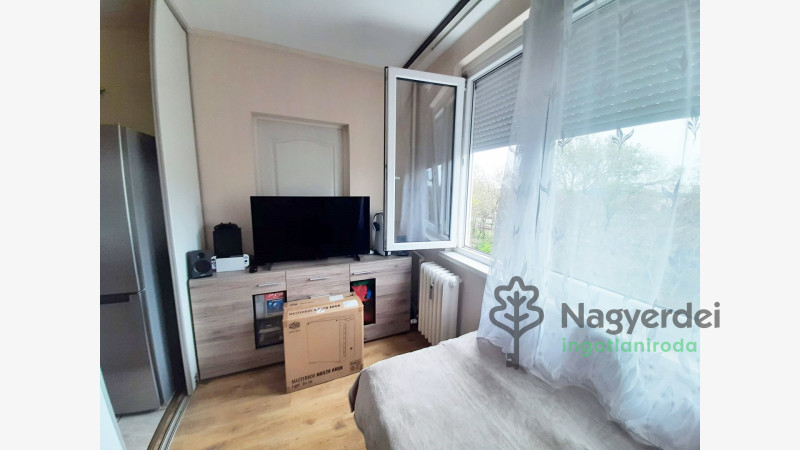Debrecen, Fényesudvar, Lakás, panel lakás  