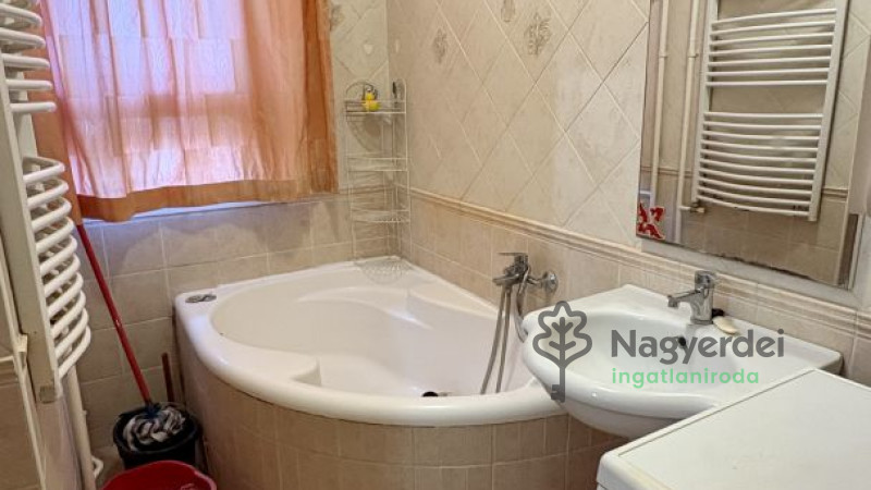 Debrecen, Belváros, Lakás, tégla lakás  