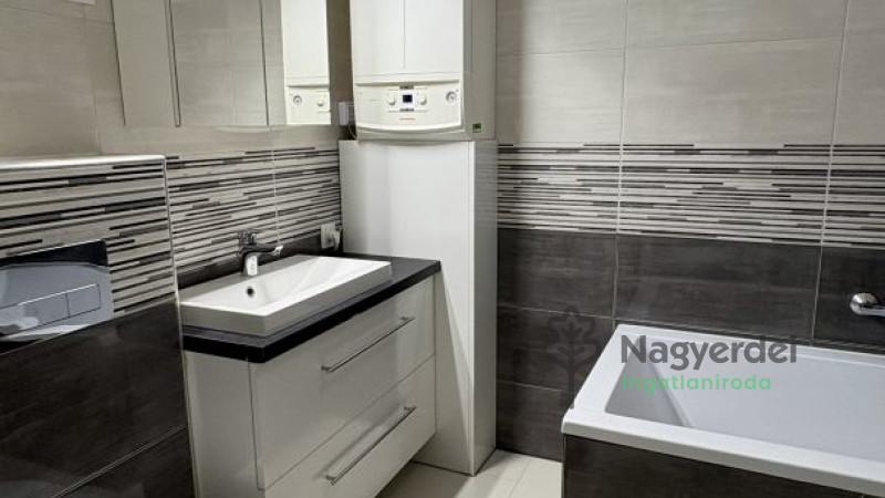 Debrecen, Belváros, Lakás, tégla lakás  