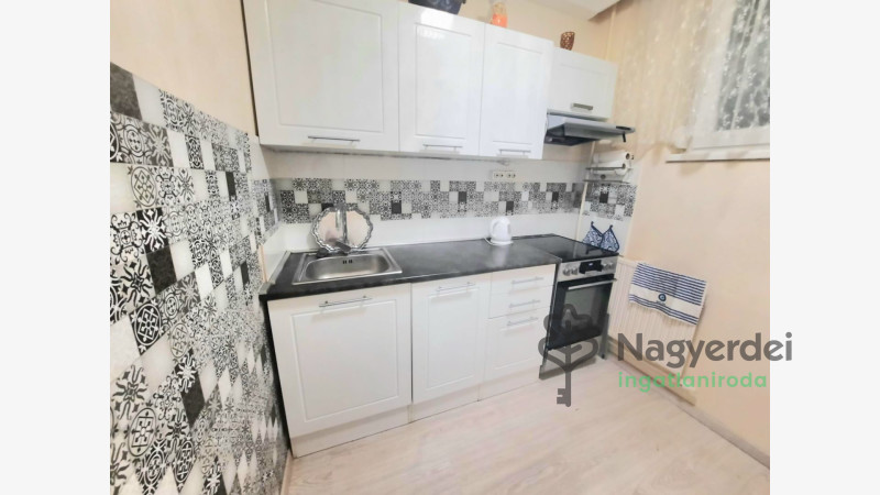 Debrecen, Újkert, Lakás, panel lakás  