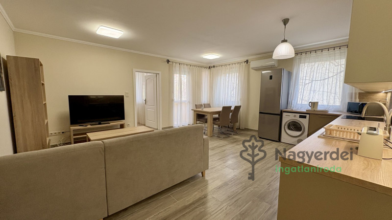 Debrecen, Egyetemváros, Lakás, tégla lakás  