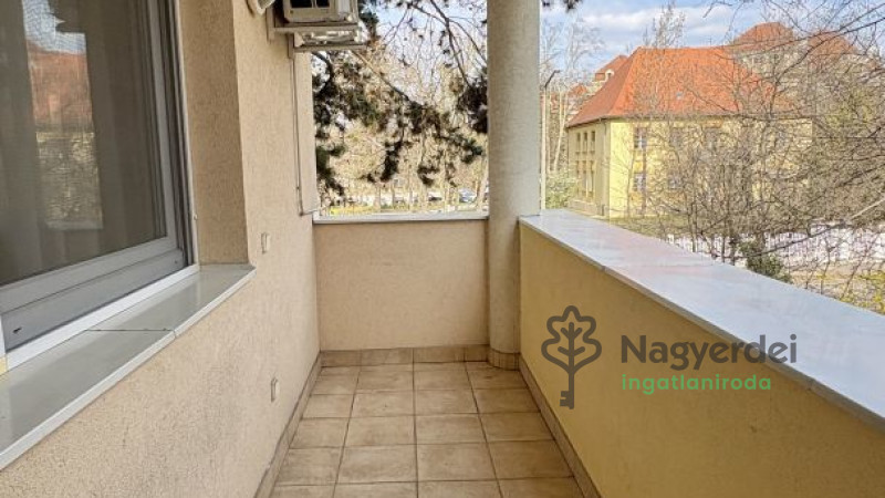 Debrecen, Egyetemváros, Lakás, tégla lakás  