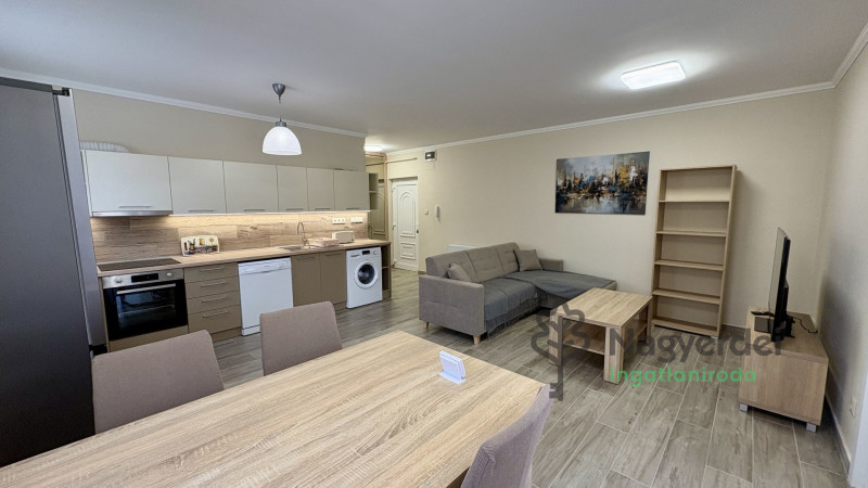 Debrecen, Egyetemváros, Lakás, tégla lakás  