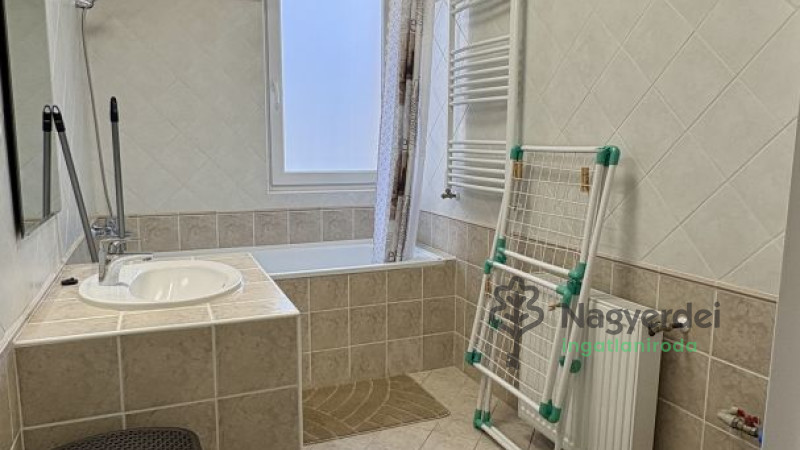 Debrecen, Egyetemváros, Lakás, tégla lakás  