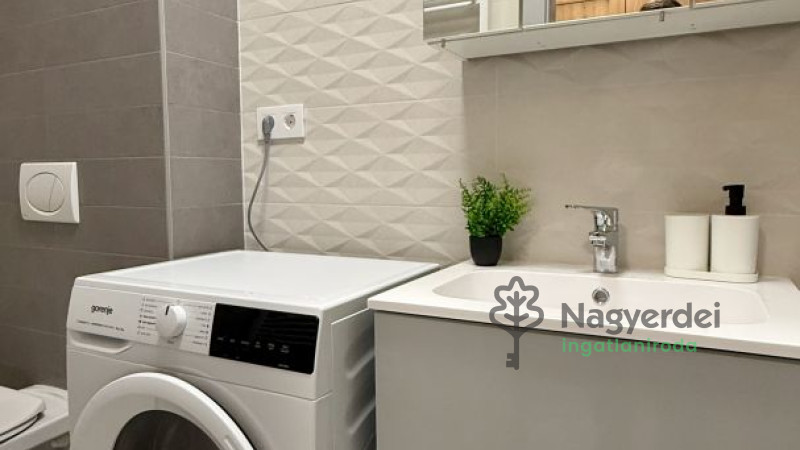 Debrecen, Belváros, Lakás, tégla lakás  