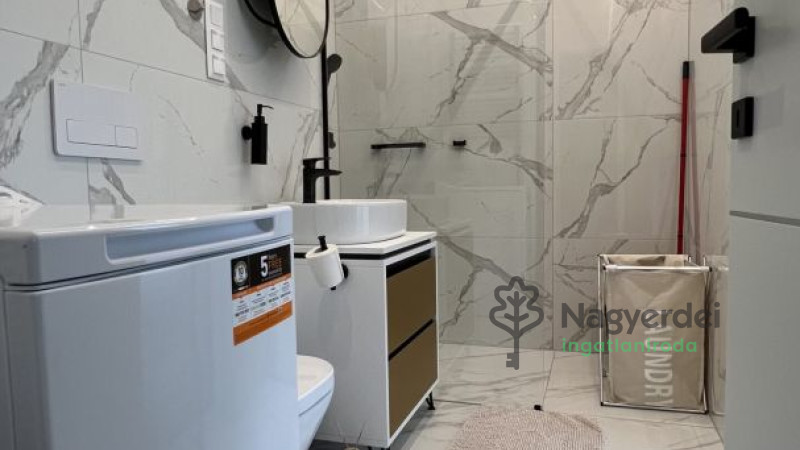 Debrecen, Sestakert, Lakás, tégla lakás  