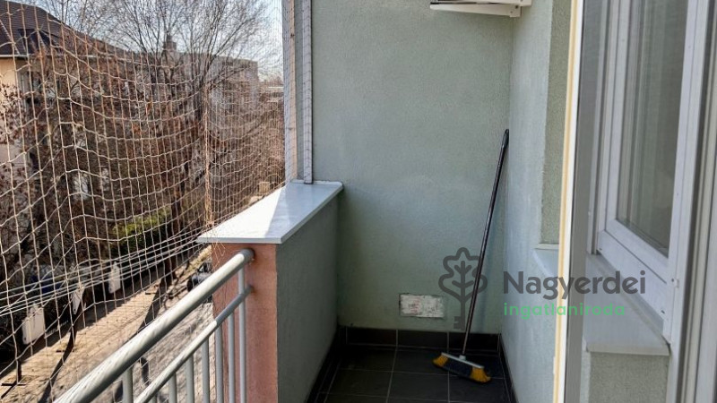 Debrecen, Egyetemváros, Lakás, tégla lakás  