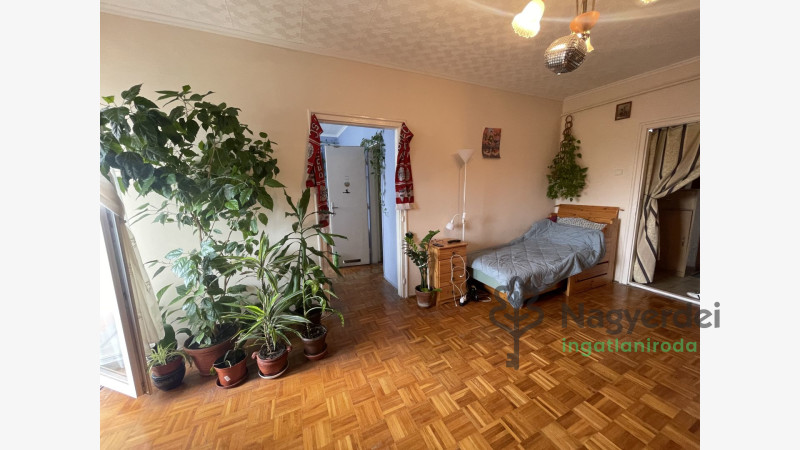 Debrecen, Széchenyikert, Lakás, tégla lakás  