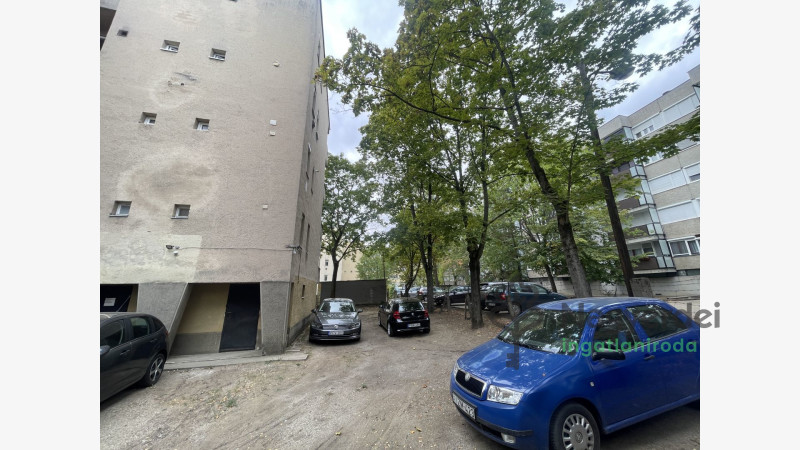 Debrecen, Széchenyikert, Lakás, tégla lakás  