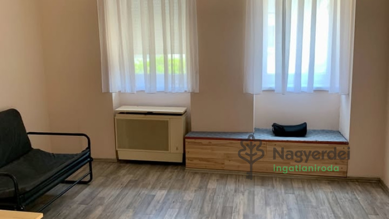 Debrecen, Óváros, Lakás, tégla lakás  