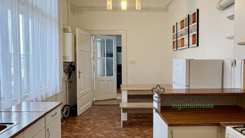 Debrecen, Belváros, Lakás, tégla lakás  