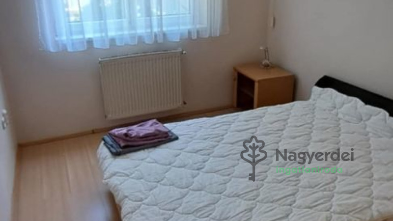 Debrecen, Nagyerdő, Lakás, tégla lakás  