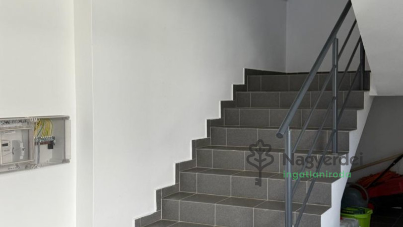Debrecen, Nyulas, Lakás, tégla lakás  