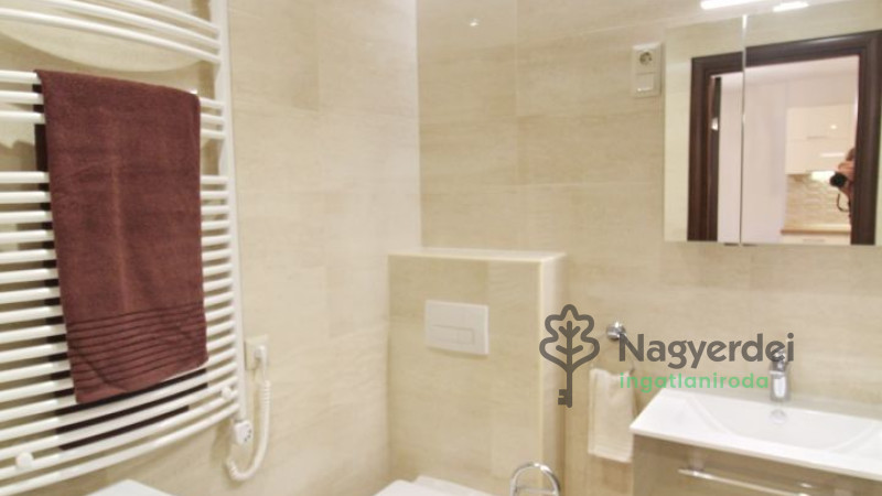 Debrecen, Belváros, Lakás, tégla lakás  