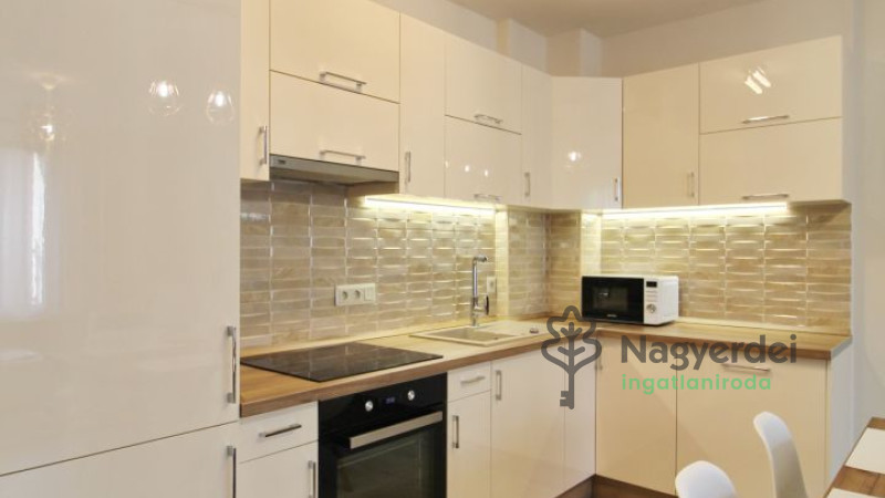 Debrecen, Belváros, Lakás, tégla lakás  