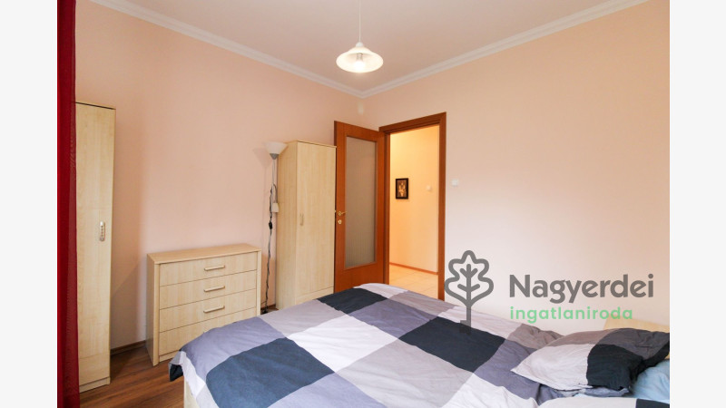 Debrecen, Nagyerdőalja, Lakás, tégla lakás  