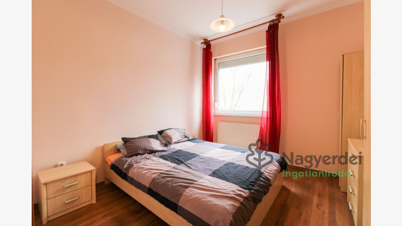 Debrecen, Nagyerdőalja, Lakás, tégla lakás  