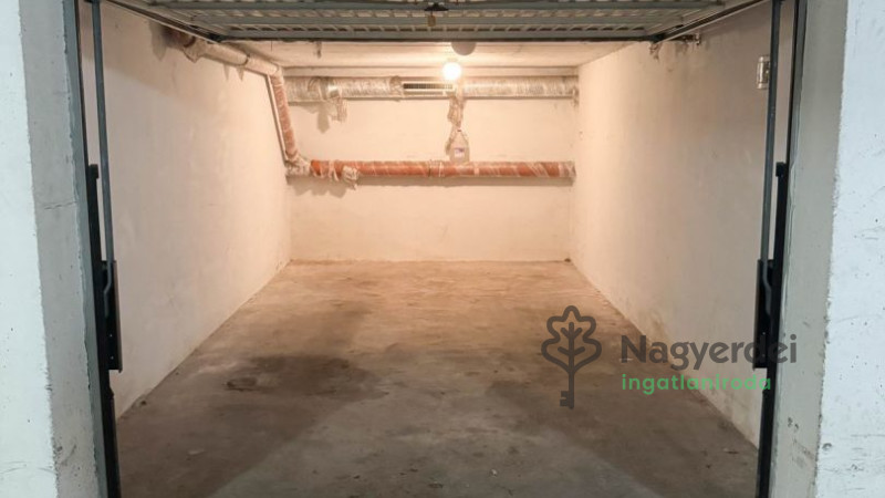 Debrecen, Nagyerdőalja, Lakás, tégla lakás  